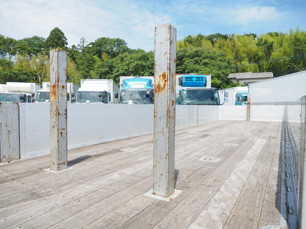 いすゞ ギガ 平ボディ 大型 QKG-CYJ77B 年式 H28[写真22]