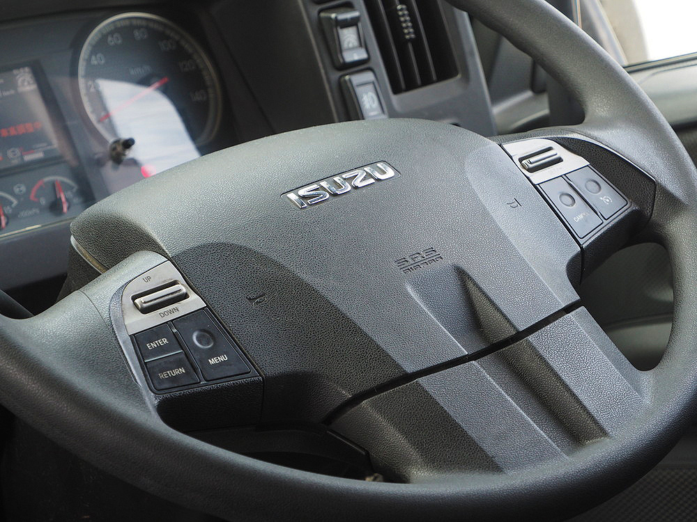 いすゞ ギガ 平ボディ 大型 QKG-CYJ77B 年式 H28[写真31]