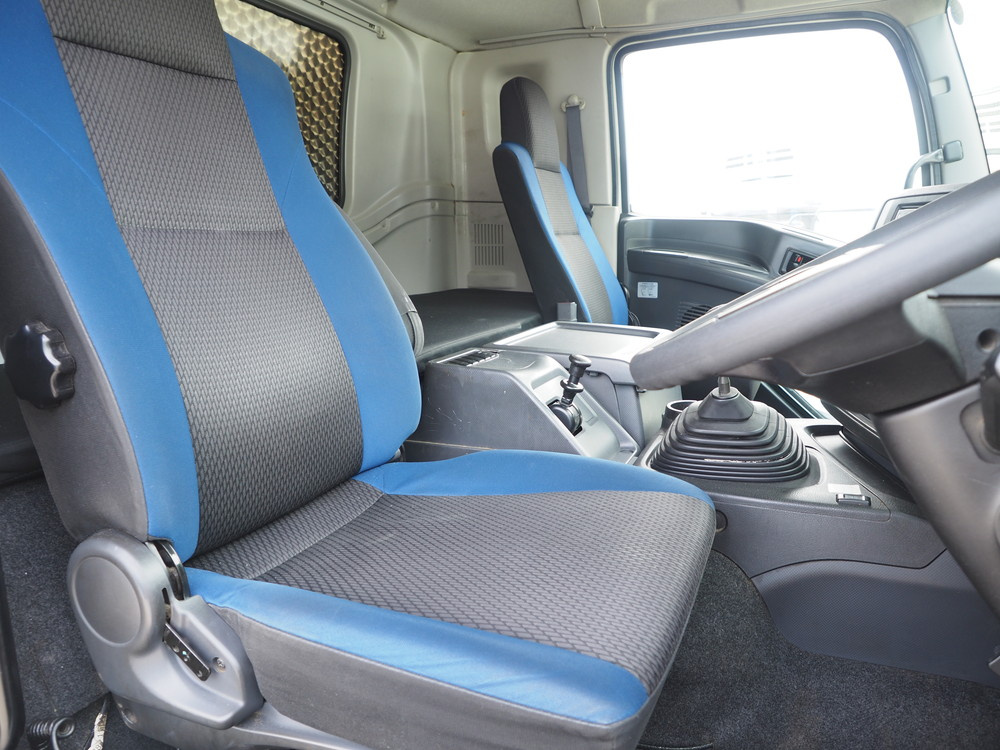 いすゞ ギガ 平ボディ 大型 QKG-CYJ77B 年式 H28[写真28]