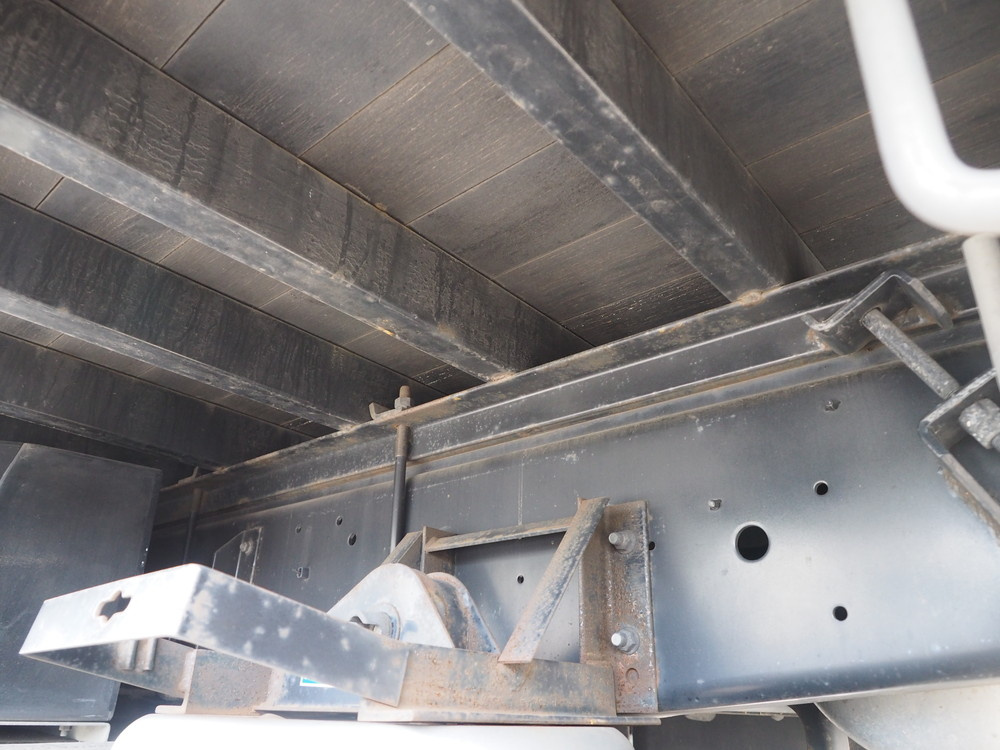 いすゞ ギガ 平ボディ 大型 QKG-CYJ77B 年式 H28[写真43]