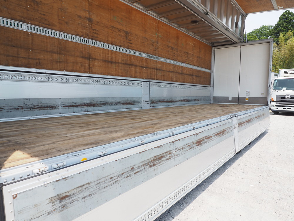 いすゞ ギガ ウイング車 大型 QKG-CYJ77A 年式 H26[写真22]