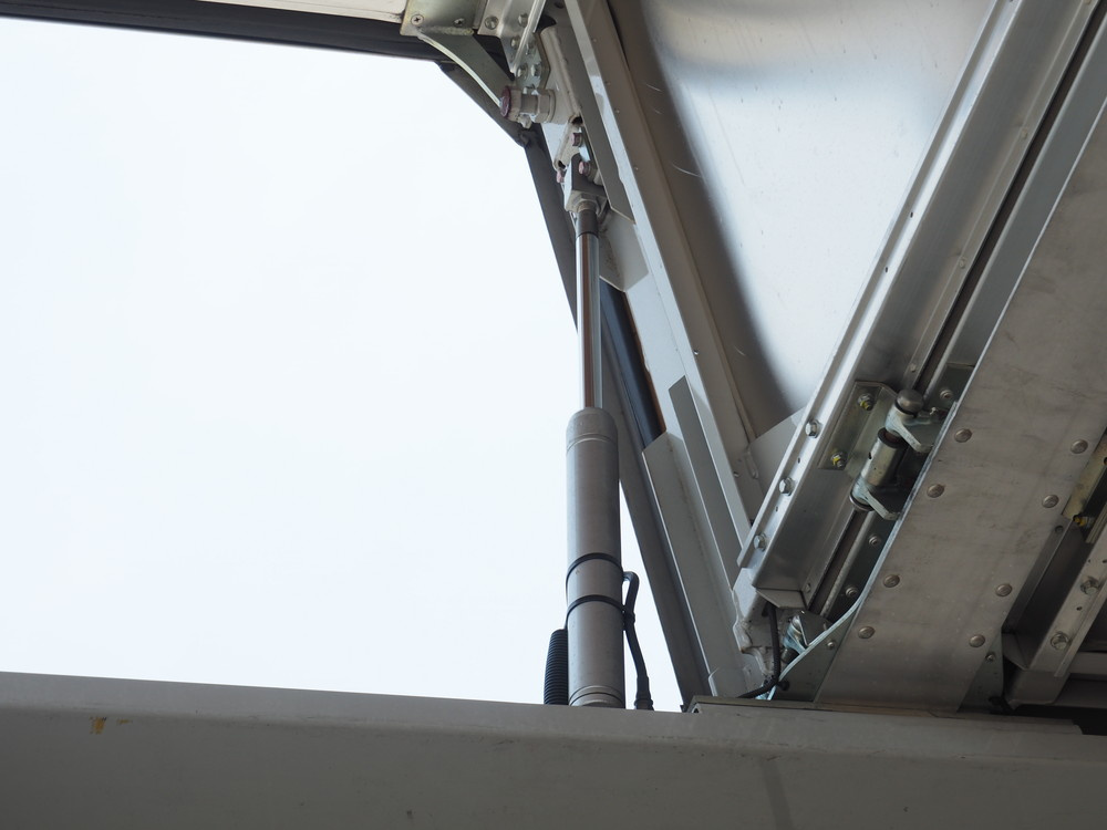 いすゞ ギガ ウイング車 大型 QKG-CYJ77A 年式 H26[写真13]