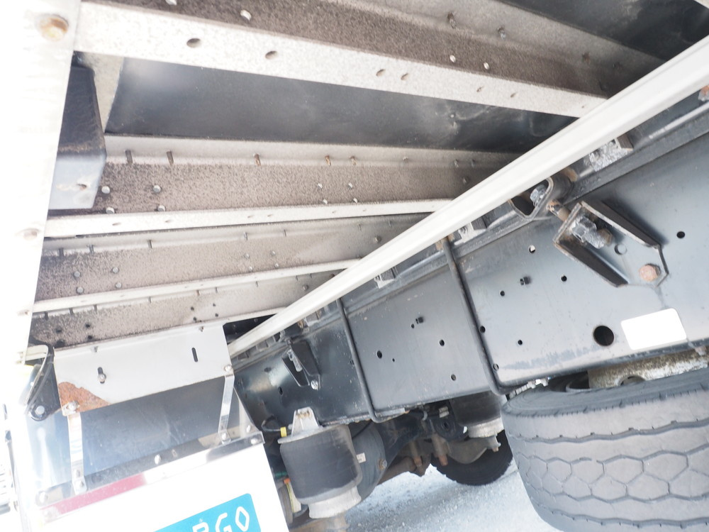 いすゞ ギガ ウイング車 大型 QKG-CYJ77A 年式 H26[写真48]