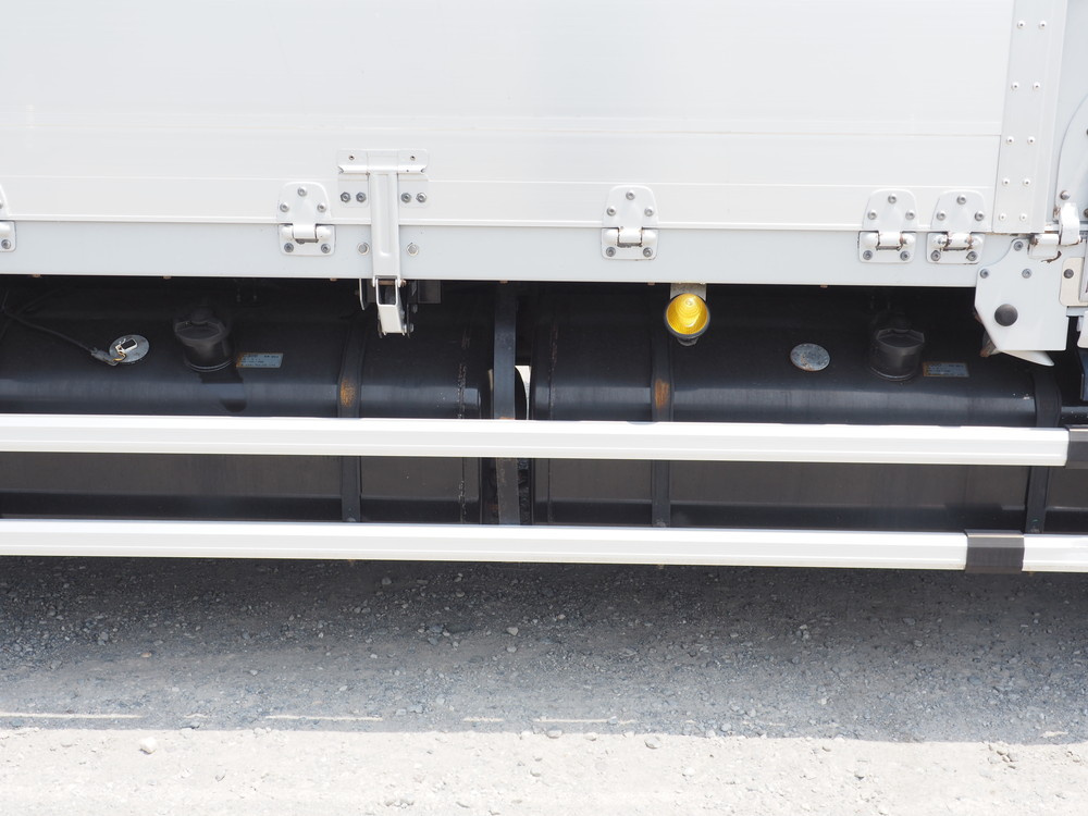 いすゞ ギガ ウイング車 大型 QKG-CYJ77A 年式 H26[写真17]