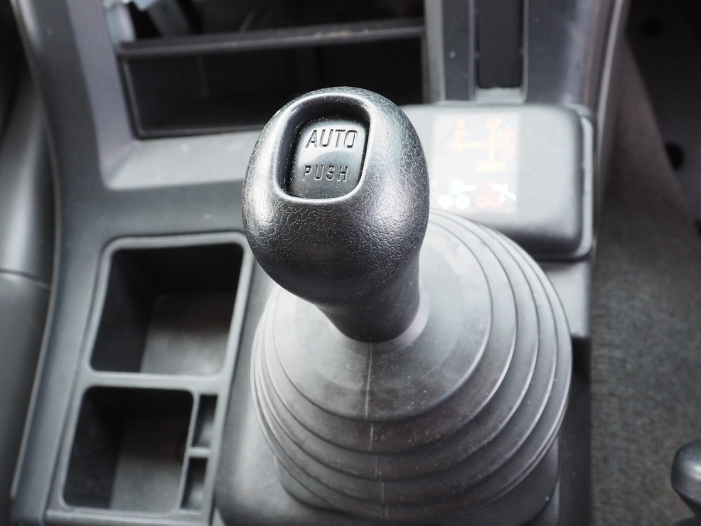 いすゞ ギガ ウイング車 大型 QKG-CYJ77A 年式 H26[写真34]