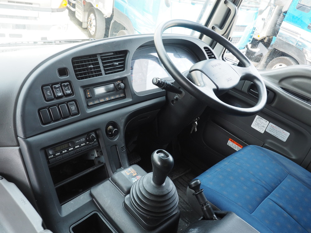 いすゞ ギガ ウイング車 大型 QKG-CYJ77A 年式 H26[写真33]