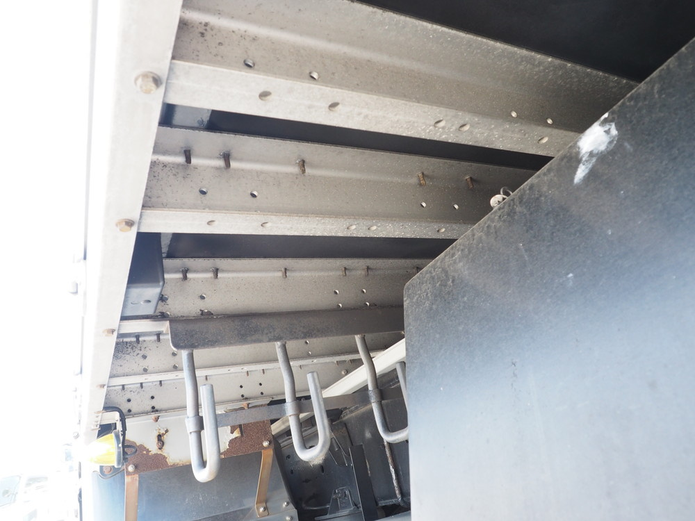 いすゞ ギガ ウイング車 大型 QKG-CYJ77A 年式 H25[写真53]