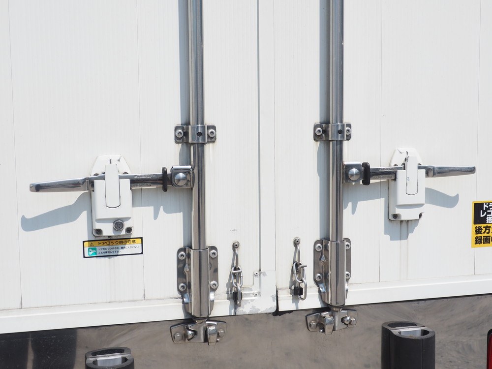 いすゞ ギガ ウイング車 大型 QKG-CYJ77A 年式 H25[写真11]