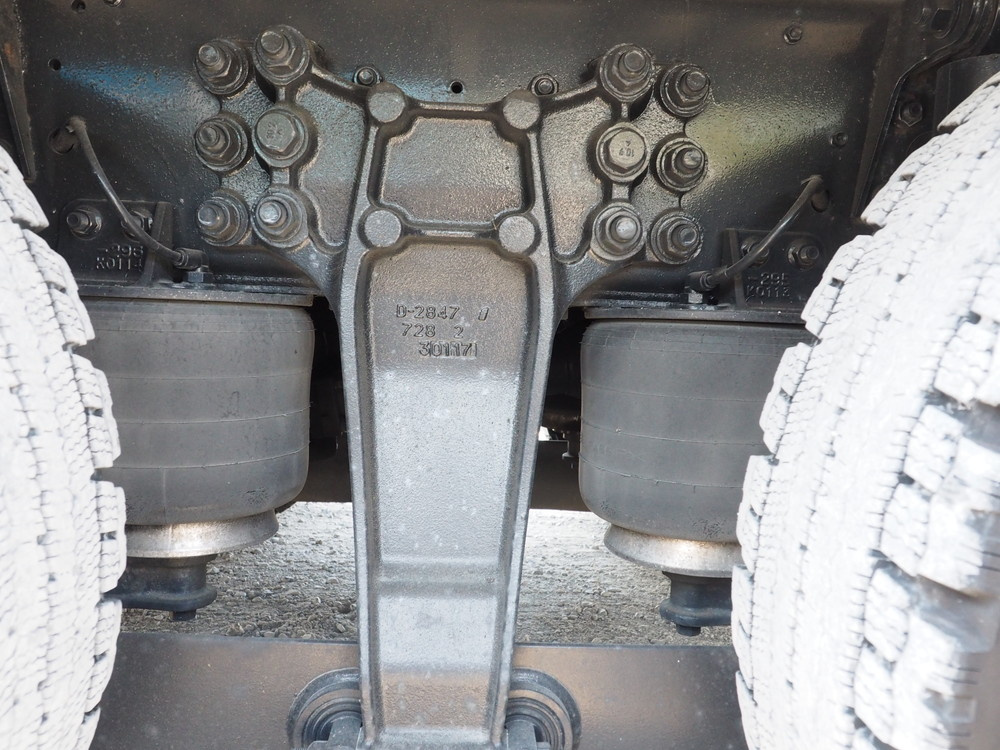 いすゞ ギガ ウイング車 大型 QKG-CYJ77A 年式 H25[写真47]