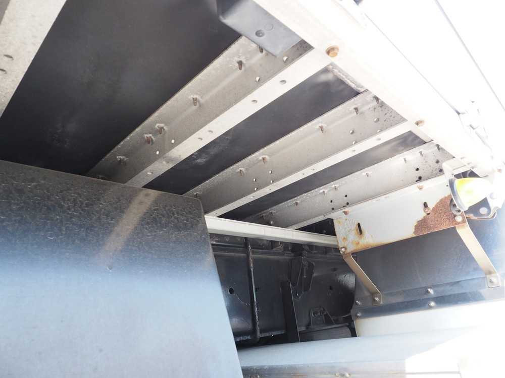 いすゞ ギガ ウイング車 大型 QKG-CYJ77A 年式 H25[写真52]