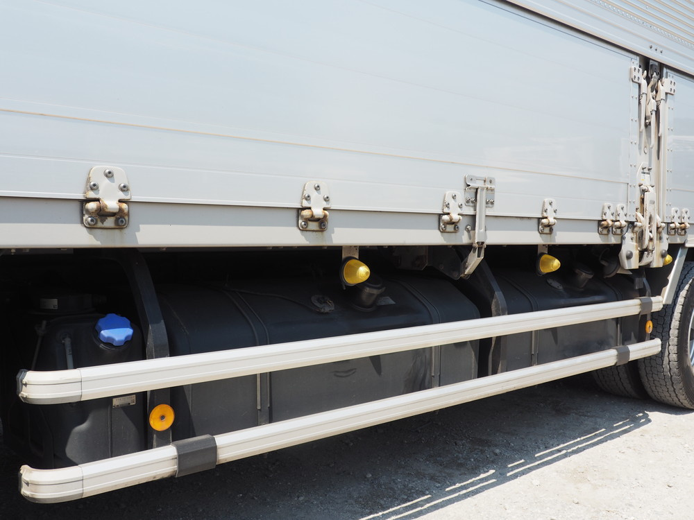 いすゞ ギガ ウイング車 大型 QPG-CYJ77B 年式 H28[写真16]