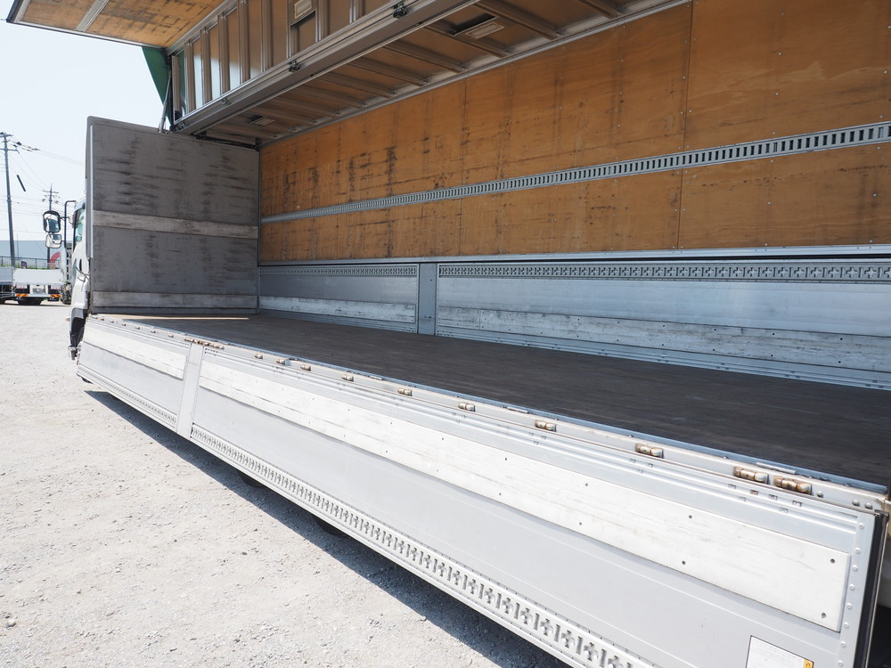 いすゞ ギガ ウイング車 大型 QPG-CYJ77B 年式 H28[写真21]