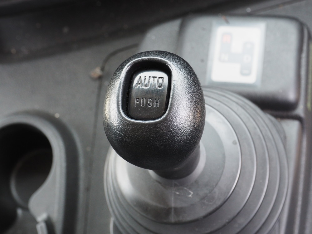 いすゞ ギガ ウイング車 大型 QPG-CYJ77B 年式 H28[写真38]