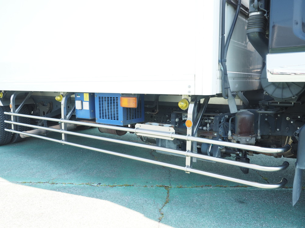 いすゞ フォワード 冷凍バン 中型 TKG-FRR90T2 年式 H25[写真16]