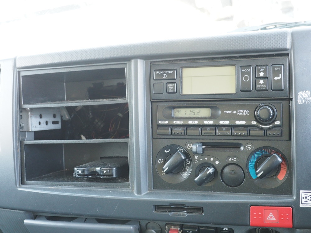 いすゞ エルフ 冷凍バン 小型 TKG-NPR85AN 年式 H26[写真29]