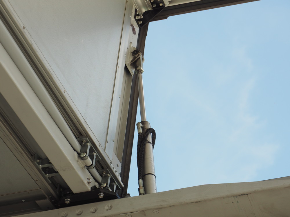 三菱ふそう スーパーグレート ウイング車 大型 QKG-FS54VZ 年式 H24[写真19]