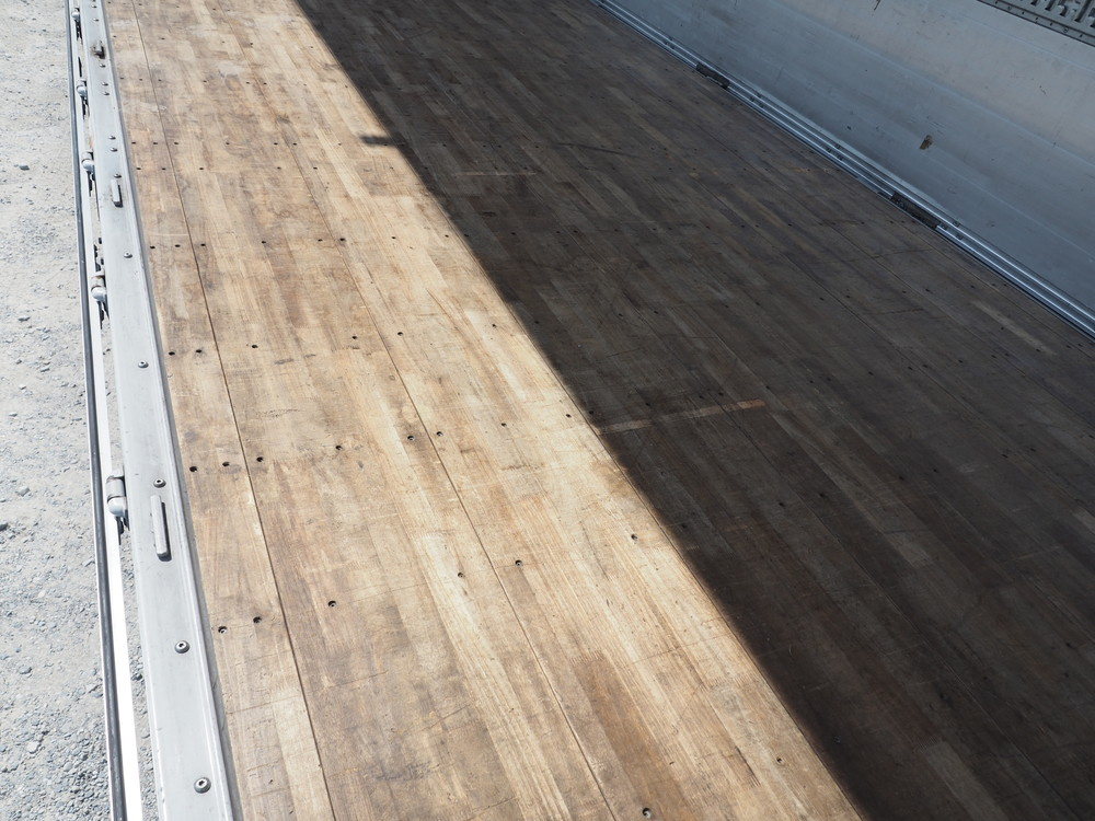 いすゞ ギガ ウイング車 大型 QKG-CYJ77A 年式 H26[写真22]