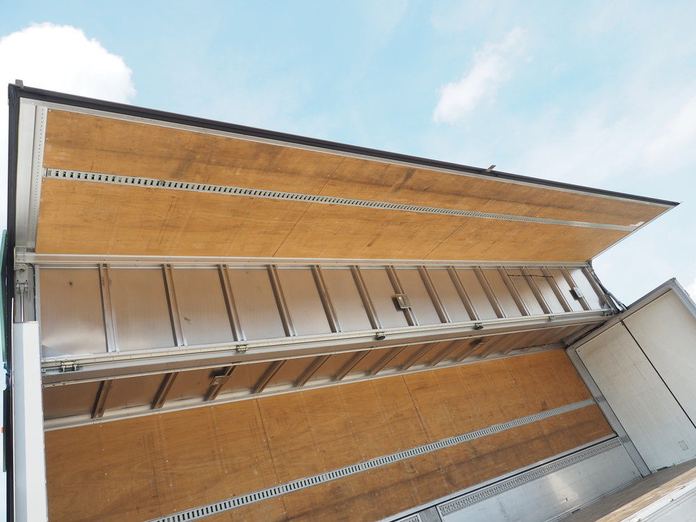 いすゞ ギガ ウイング車 大型 QKG-CYJ77A 年式 H26[写真21]