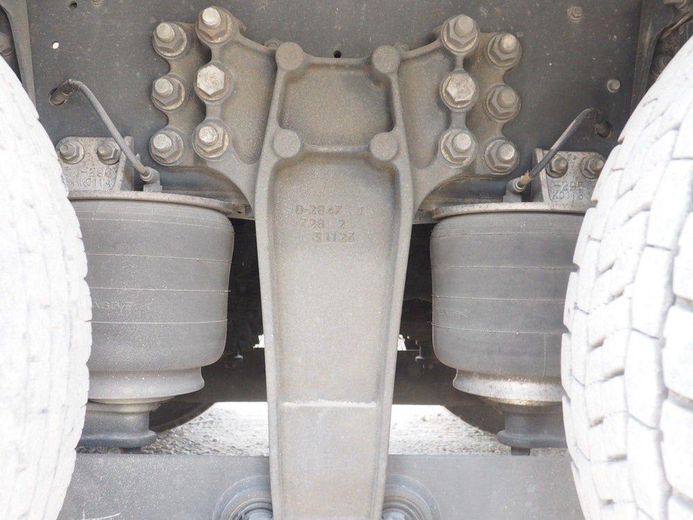 いすゞ ギガ ウイング車 大型 QKG-CYJ77A 年式 H26[写真43]