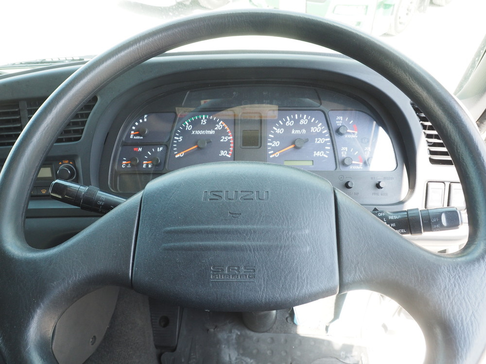 いすゞ ギガ ウイング車 大型 QKG-CYJ77A 年式 H26[写真31]