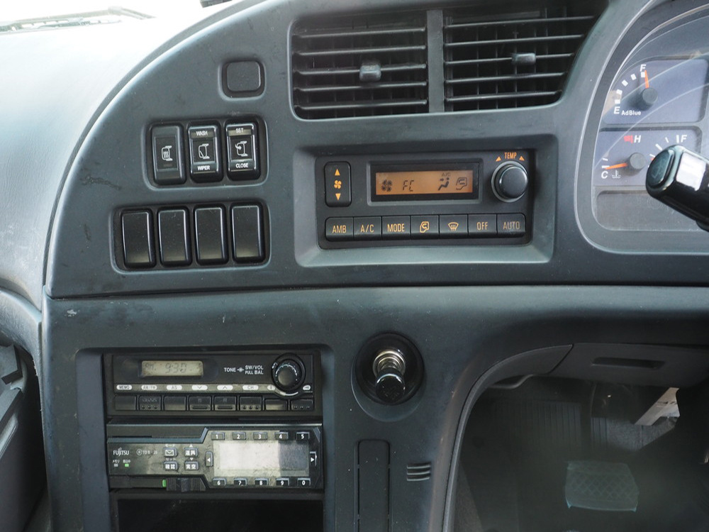 いすゞ ギガ ウイング車 大型 QKG-CYJ77A 年式 H26[写真34]