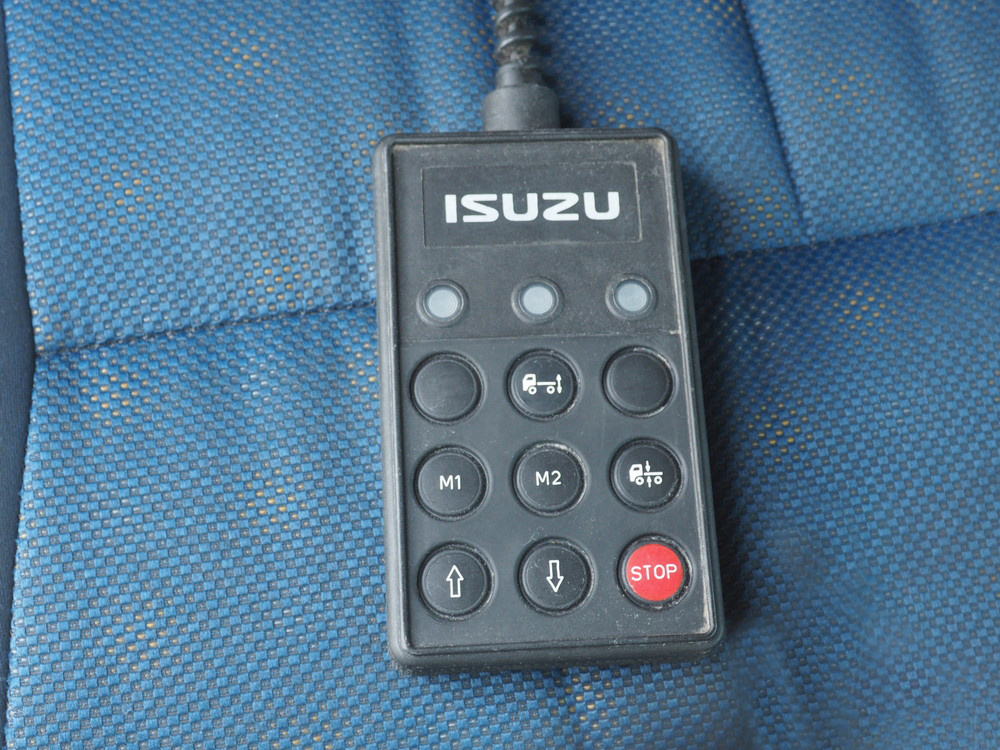 いすゞ ギガ ウイング車 大型 QKG-CYJ77A 年式 H26[写真39]