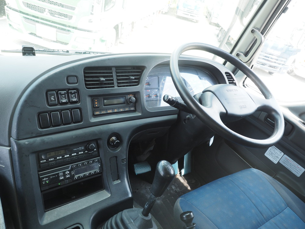 いすゞ ギガ ウイング車 大型 QKG-CYJ77A 年式 H26[写真32]