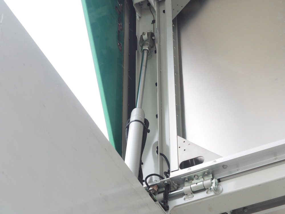 三菱ふそう スーパーグレート ウイング車 大型 QKG-FS55VZ 年式 H26[写真22]