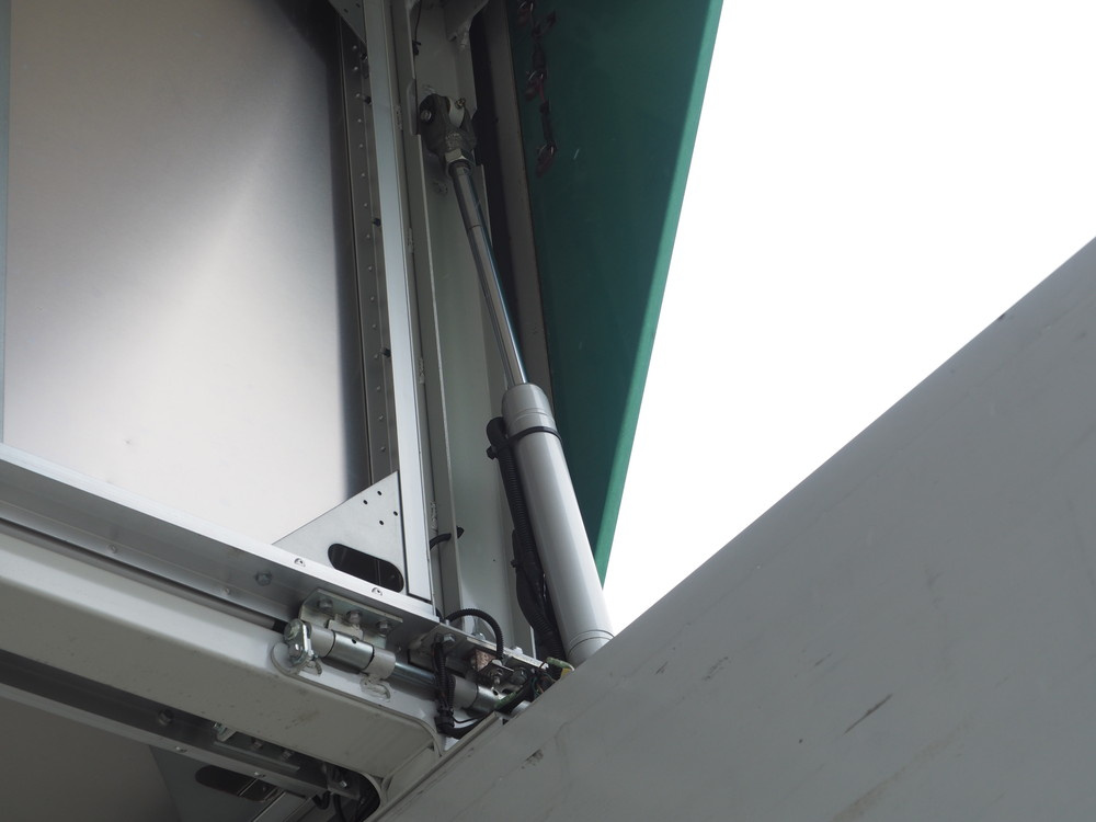 三菱ふそう スーパーグレート ウイング車 大型 QKG-FS55VZ 年式 H26[写真16]