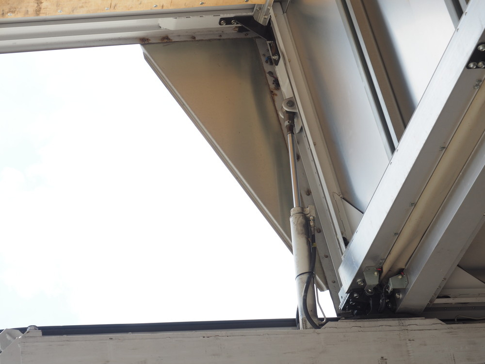 日野 グランドプロフィア ウイング車 大型 LKG-FW1EXBG 年式 H22[写真16]