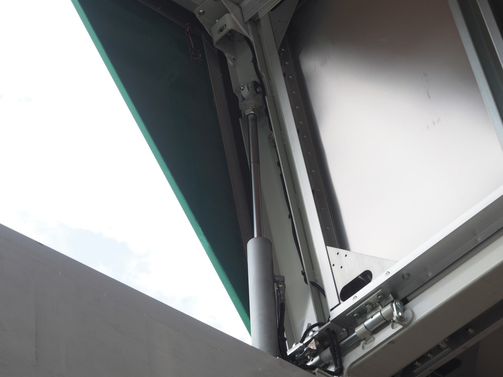 いすゞ ギガ ウイング車 大型 QKG-CYJ77A 年式 H26[写真14]