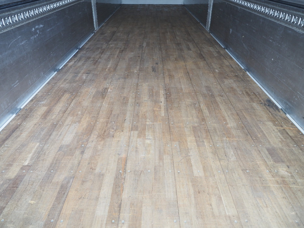 いすゞ ギガ ウイング車 大型 QKG-CYJ77A 年式 H26[写真25]