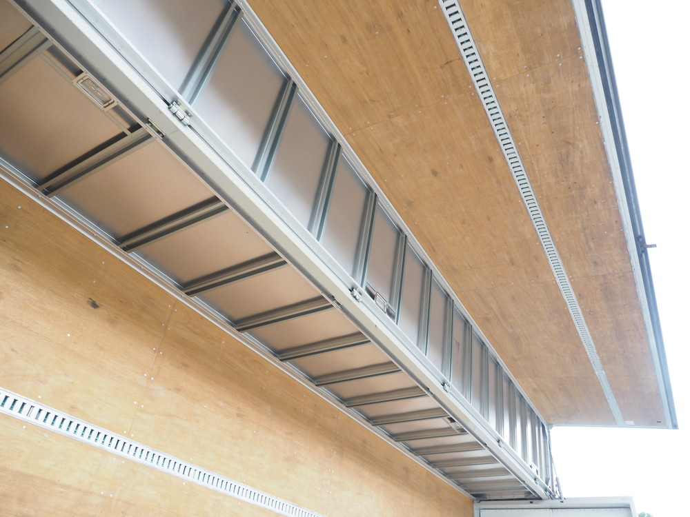 いすゞ ギガ ウイング車 大型 QKG-CYJ77A 年式 H26[写真18]