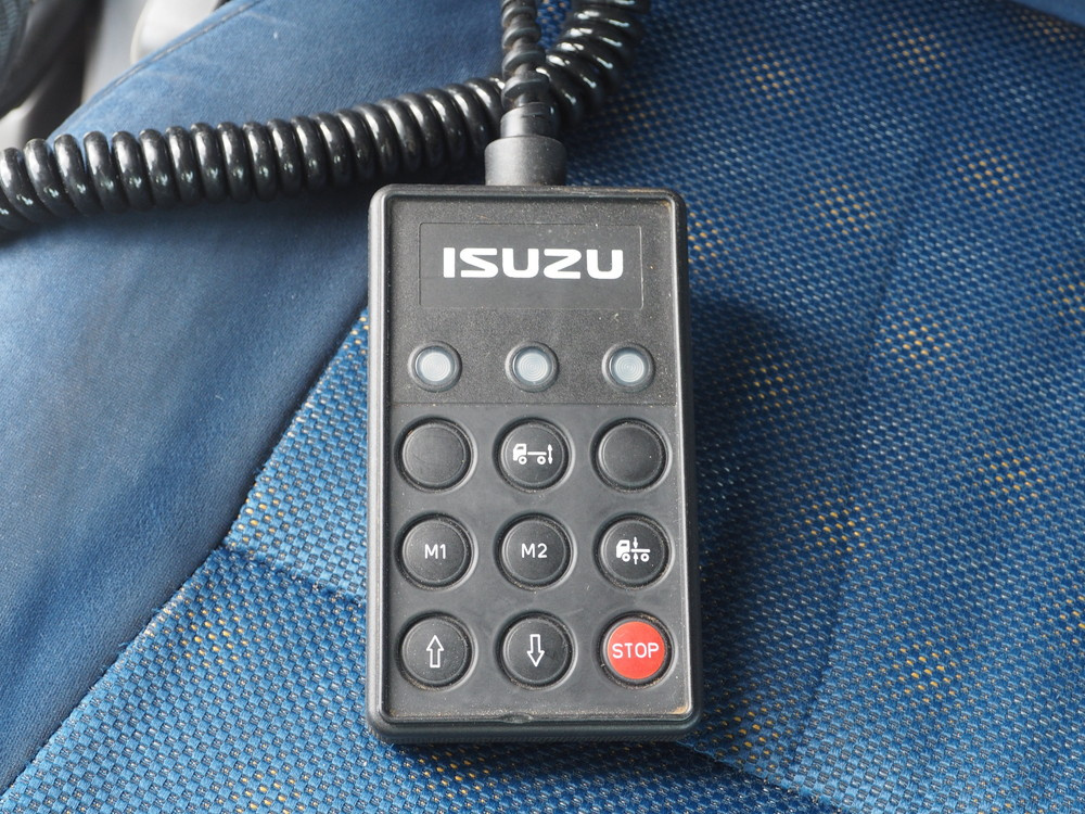 いすゞ ギガ ウイング車 大型 QKG-CYJ77A 年式 H26[写真35]