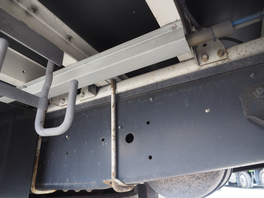 いすゞ ギガ ウイング車 大型 QKG-CYJ77A 年式 H26[写真44]