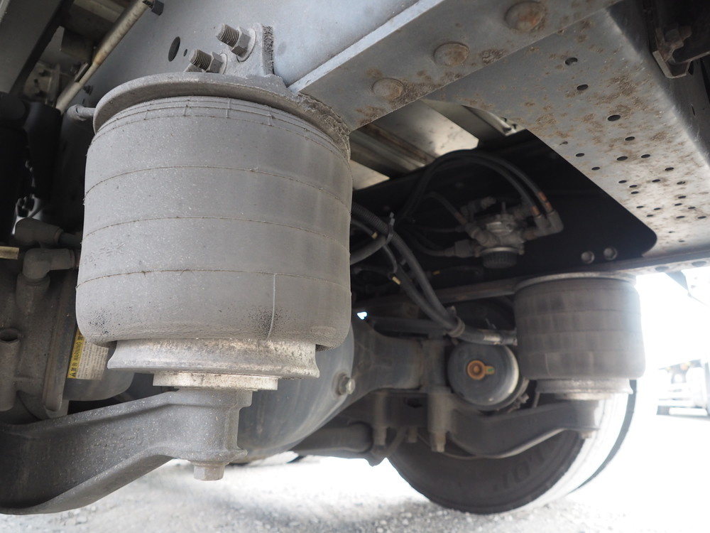 いすゞ ギガ ウイング車 大型 QKG-CYJ77A 年式 H26[写真39]