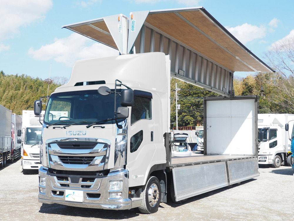 いすゞ ギガ ウイング車 大型 QKG-CYJ77B 年式 H28[写真09]
