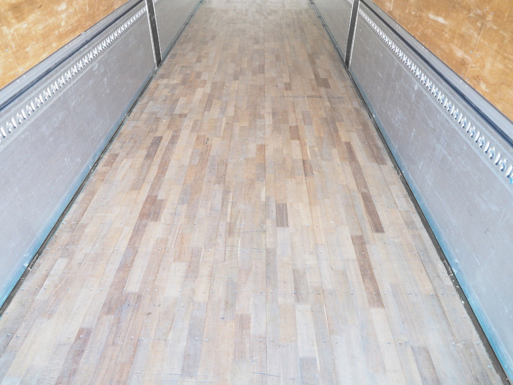 いすゞ ギガ ウイング車 大型 QKG-CYJ77B 年式 H28[写真13]