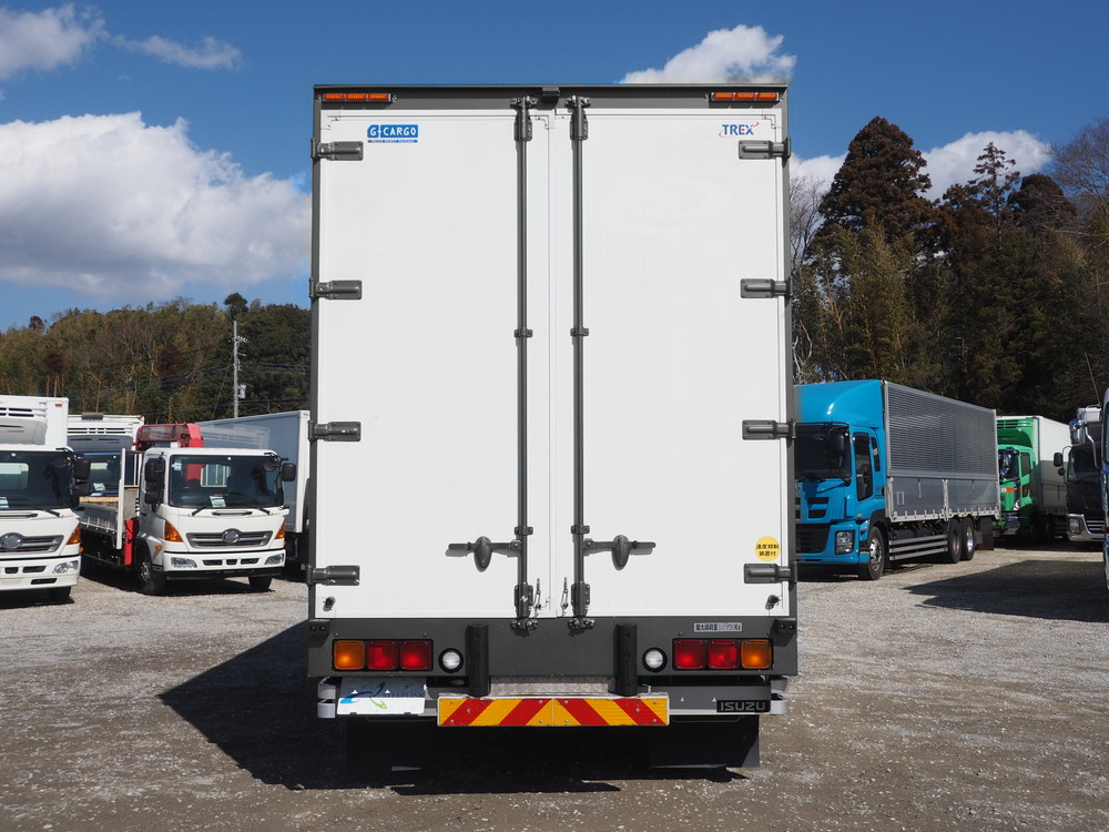 いすゞ ギガ ウイング車 大型 QKG-CYJ77B 年式 H28[写真06]