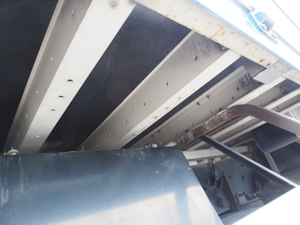 いすゞ ギガ ウイング車 大型 LKG-CYJ77A 年式 H23[写真53]