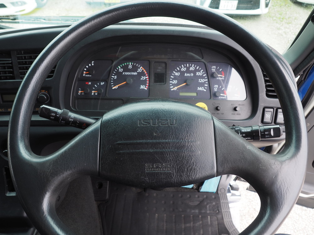 いすゞ ギガ ウイング車 大型 LKG-CYJ77A 年式 H23[写真37]
