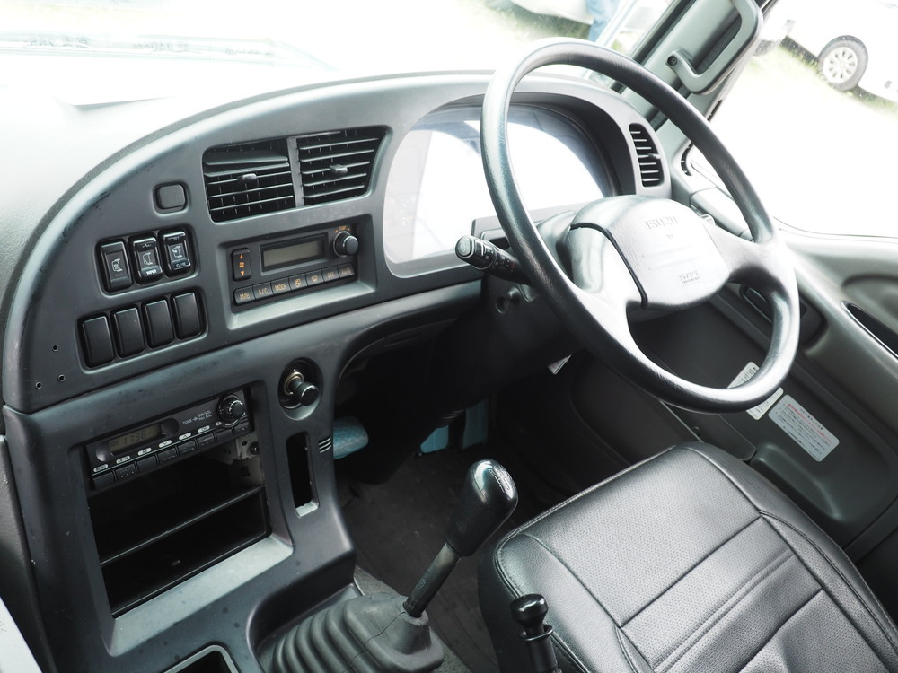 いすゞ ギガ ウイング車 大型 LKG-CYJ77A 年式 H23[写真36]