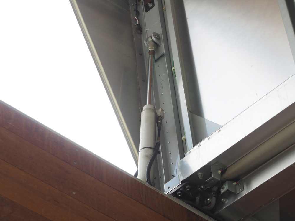 日野 グランドプロフィア ウイング車 大型 BKG-FW1EXYG 年式 H22[写真18]