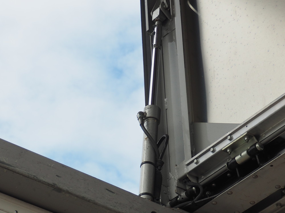 いすゞ フォワード ウイング車 中型 TKG-FRR90T2 年式 H26[写真14]