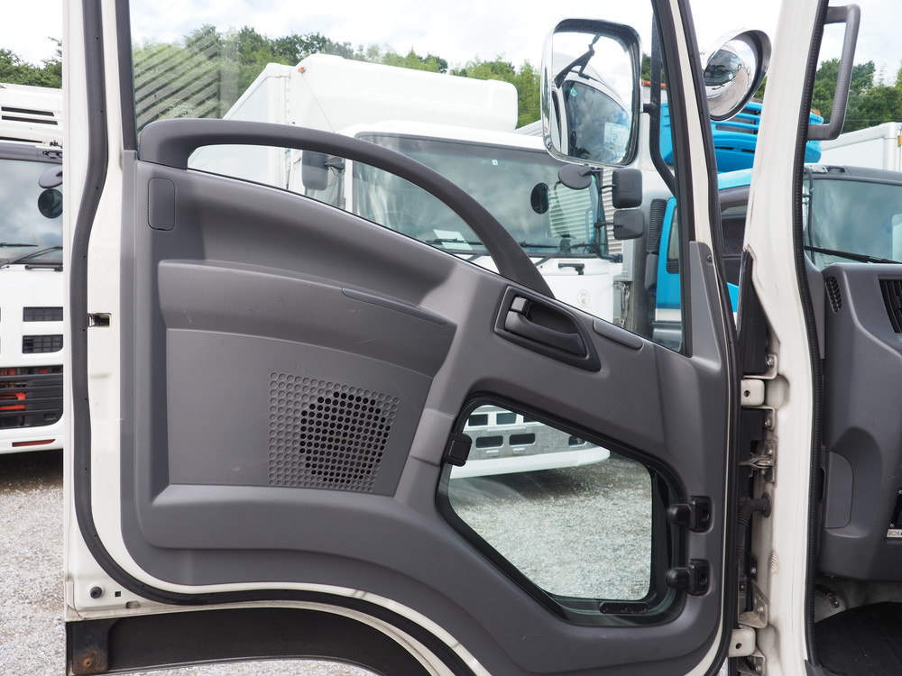 いすゞ フォワード ウイング車 中型 TKG-FRR90T2 年式 H26[写真52]