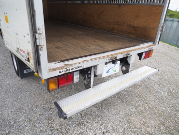 いすゞ エルフ バン車 小型 TKG-NLR85AN 年式 H26 [写真18]