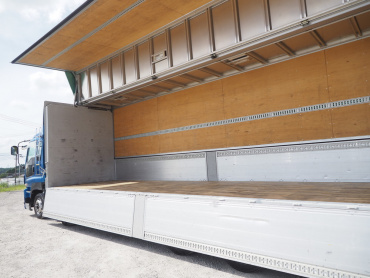 いすゞ ギガ ウイング車 大型 QKG-CYJ77A 年式 H26 [写真20]