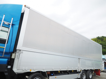 いすゞ ギガ ウイング車 大型 QKG-CYJ77A 年式 H26 [写真15]