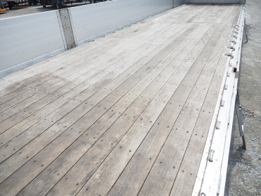 いすゞ ギガ 平ボディ 大型 QKG-CYJ77B 年式 H28 [写真19]