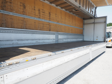 いすゞ ギガ ウイング車 大型 QPG-CYJ77B 年式 H28 [写真22]